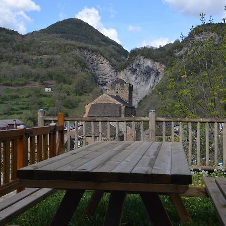Hotel Rural El Porton De Murillo Broto Exteriör bild