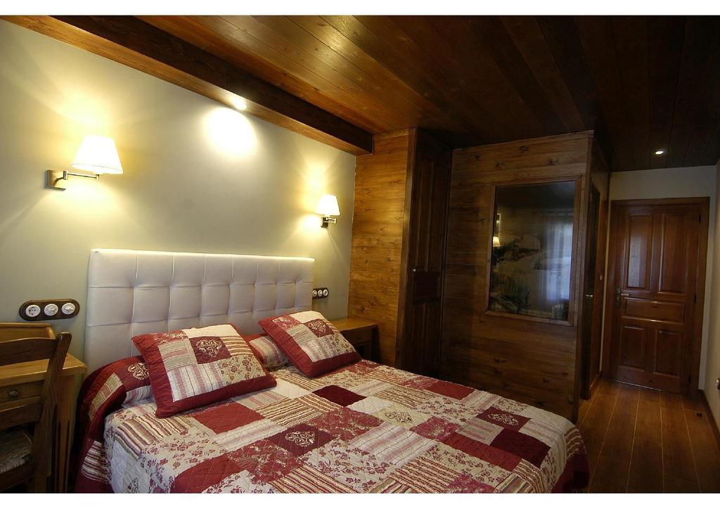 Hotel Rural El Porton De Murillo Broto Rum bild