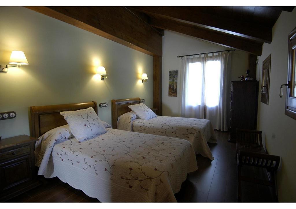 Hotel Rural El Porton De Murillo Broto Rum bild