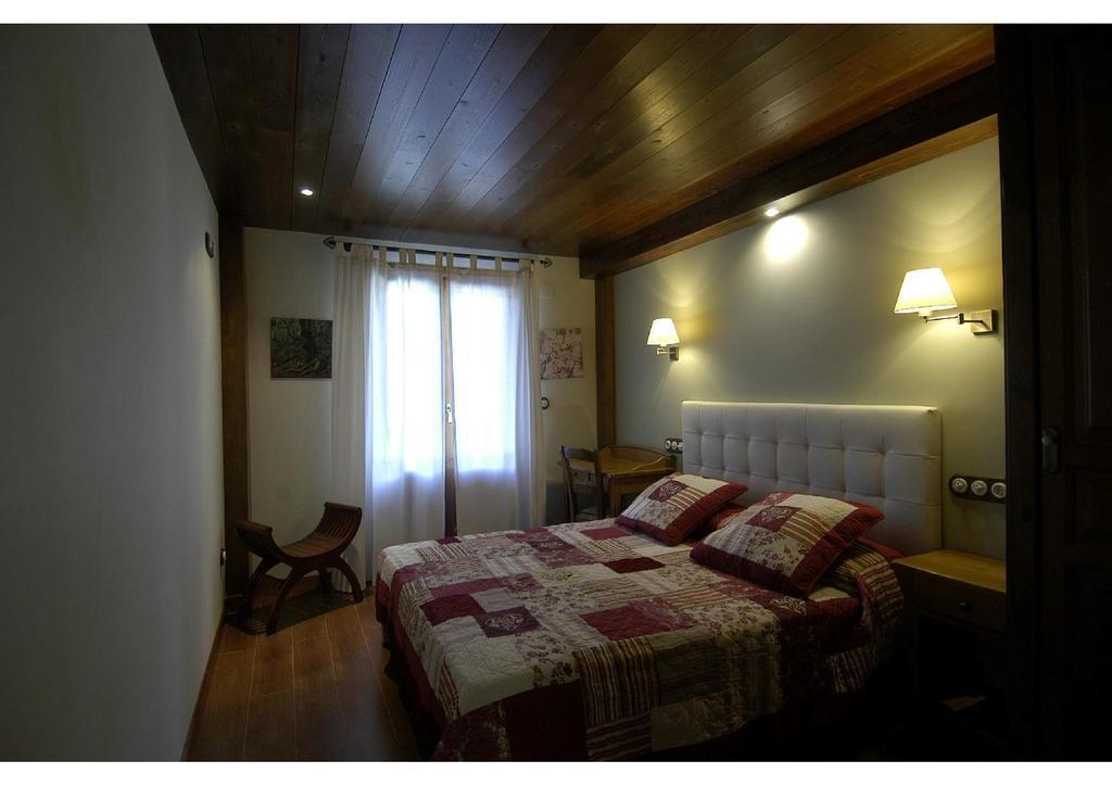 Hotel Rural El Porton De Murillo Broto Rum bild